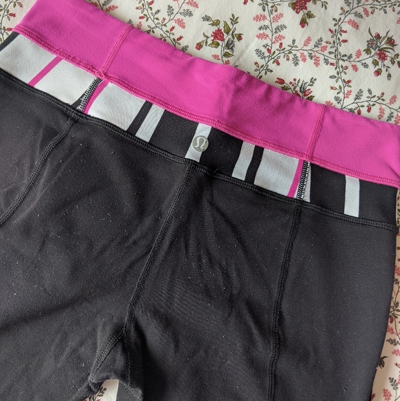 Lululemon black/pink workout leggings yoga pants